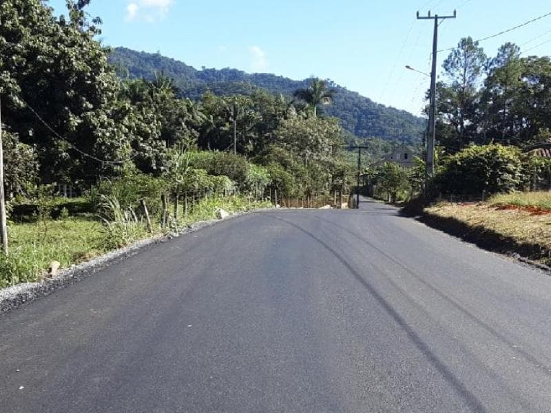Pavimentação da Rua Werner Fischer na fase final