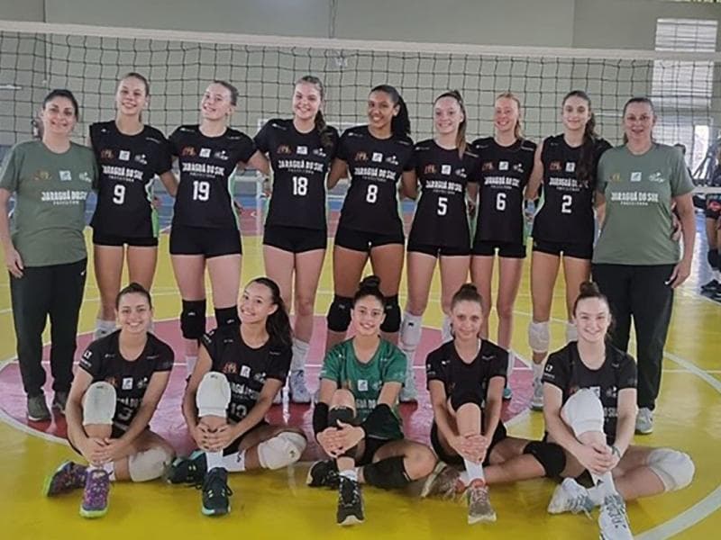 Vôlei feminino vence duas partidas na abertura do Catarinense