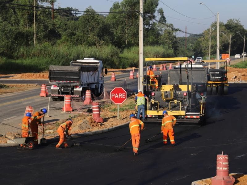 Obras na rotatória da BR-280 estão 85% concluídas