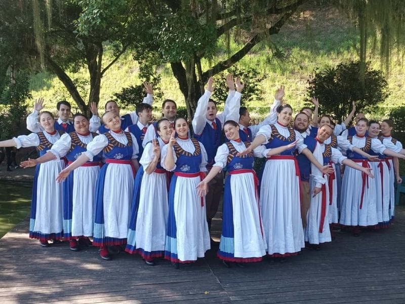 Grupo folclórico de dança promove baile comemorativo de 35 anos