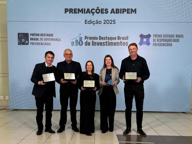 Issem recebe premiação nacional Destaque Abipem em Foz do Iguaçu