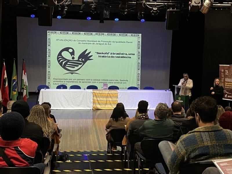 Comunidade debate propostas sobre igualdade racial em Jaraguá do Sul