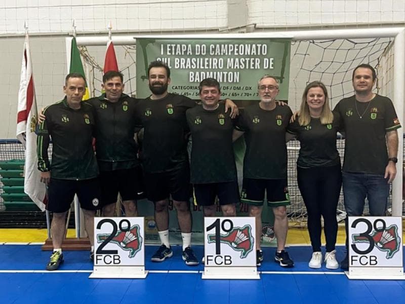 AJB/Secel conquista 12 medalhas no Sul-Brasileiro Master de Badminton