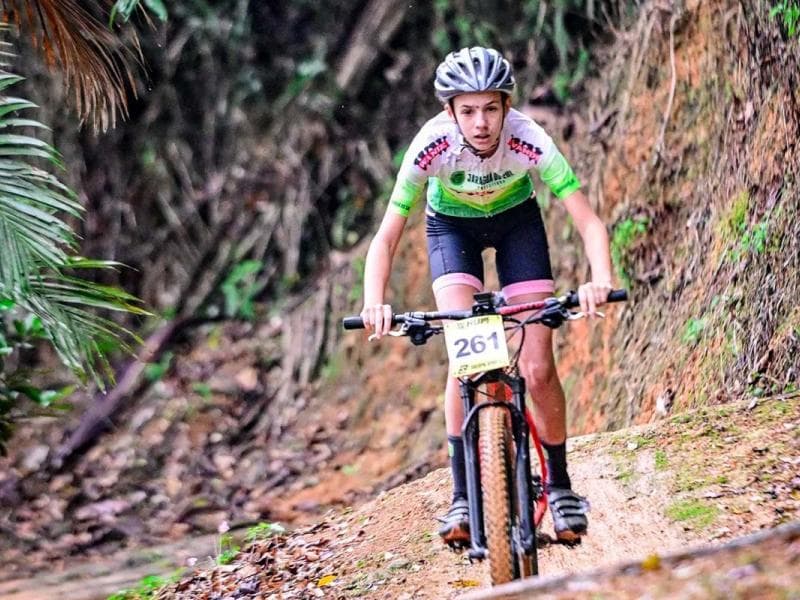 Ciclistas sobem ao pódio em etapa do Estadual de Mountain Bike